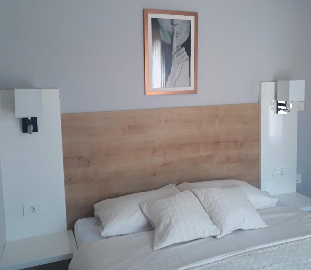 Apartments Orsula Near Old Town Шибеник Номер фото